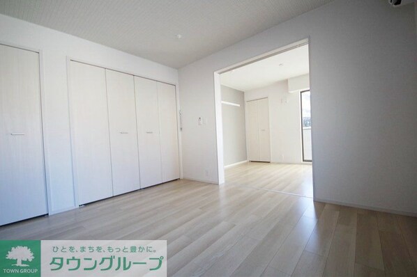 ヴィラローリーIIIの物件内観写真